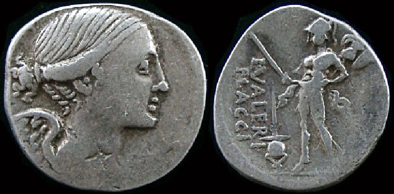Denar des Lucius Valerius Flaccus,geschlagen 107 v.Chr., zeigt auf der Aversseite Victoria, auf der Reversseite Mars