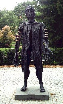 Moderne Statue des Varus nach seiner Niederlage in Haltern bei Osnabrück